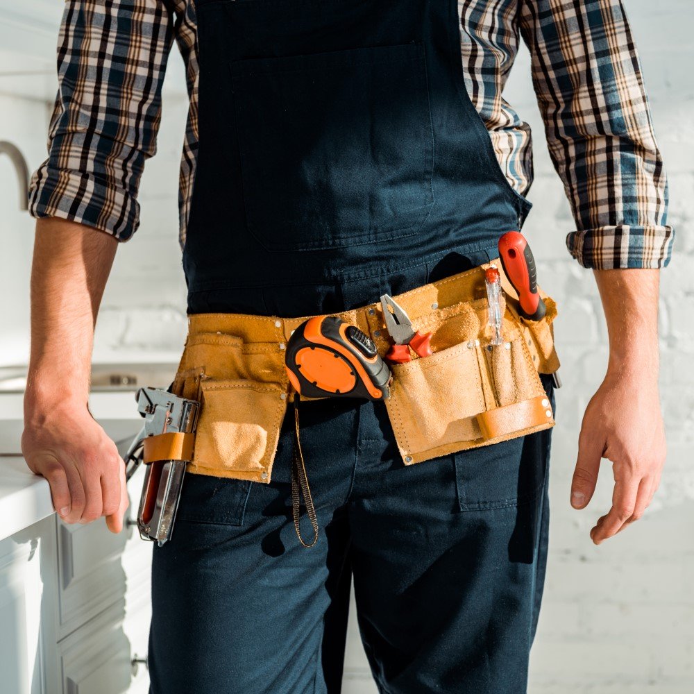 cropped-view-of-installer-with-tool-belt-standing-2023-11-27-05-10-49-square.jpg